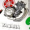 CAMISETA CON DIBUJO DE MOTOR YAMAHA